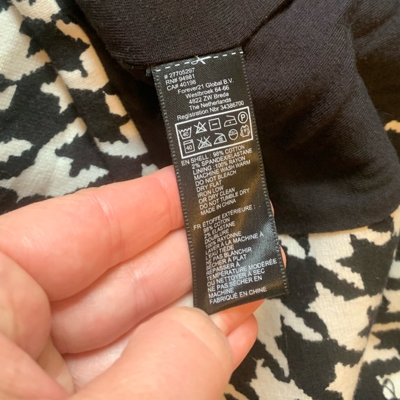 Houndstooth F21 checkered print cropped gold button black white classy jacket SM - Picture 9 of 11